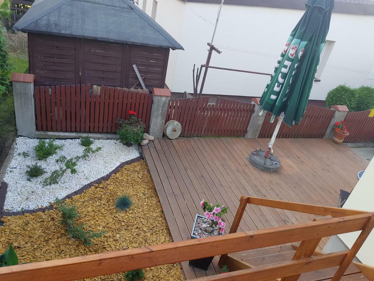 Caloroczny Dom Wypoczynkowy Anna Charzykowy Exteriér fotografie